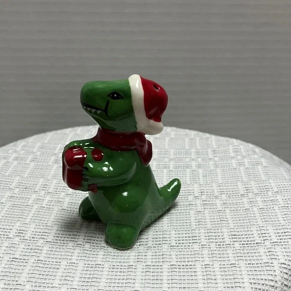 Dinosaur Christmas Salt and Pepper Shakers - Picture 5 of 8